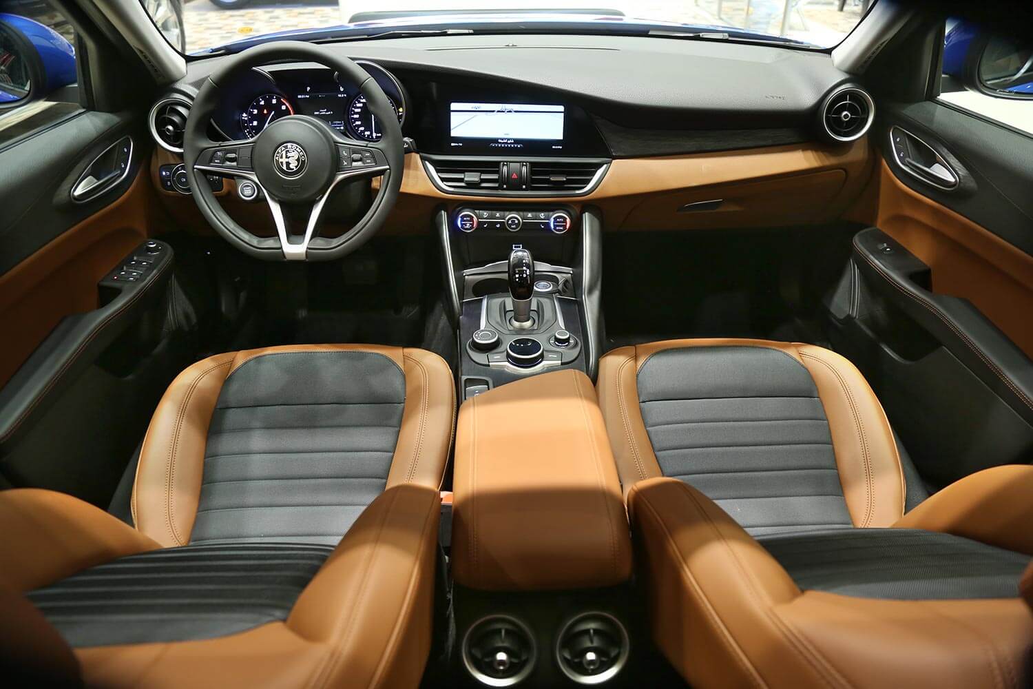 صورة داخلية للسيارة  الفاروميو GIULIA Super 2020
