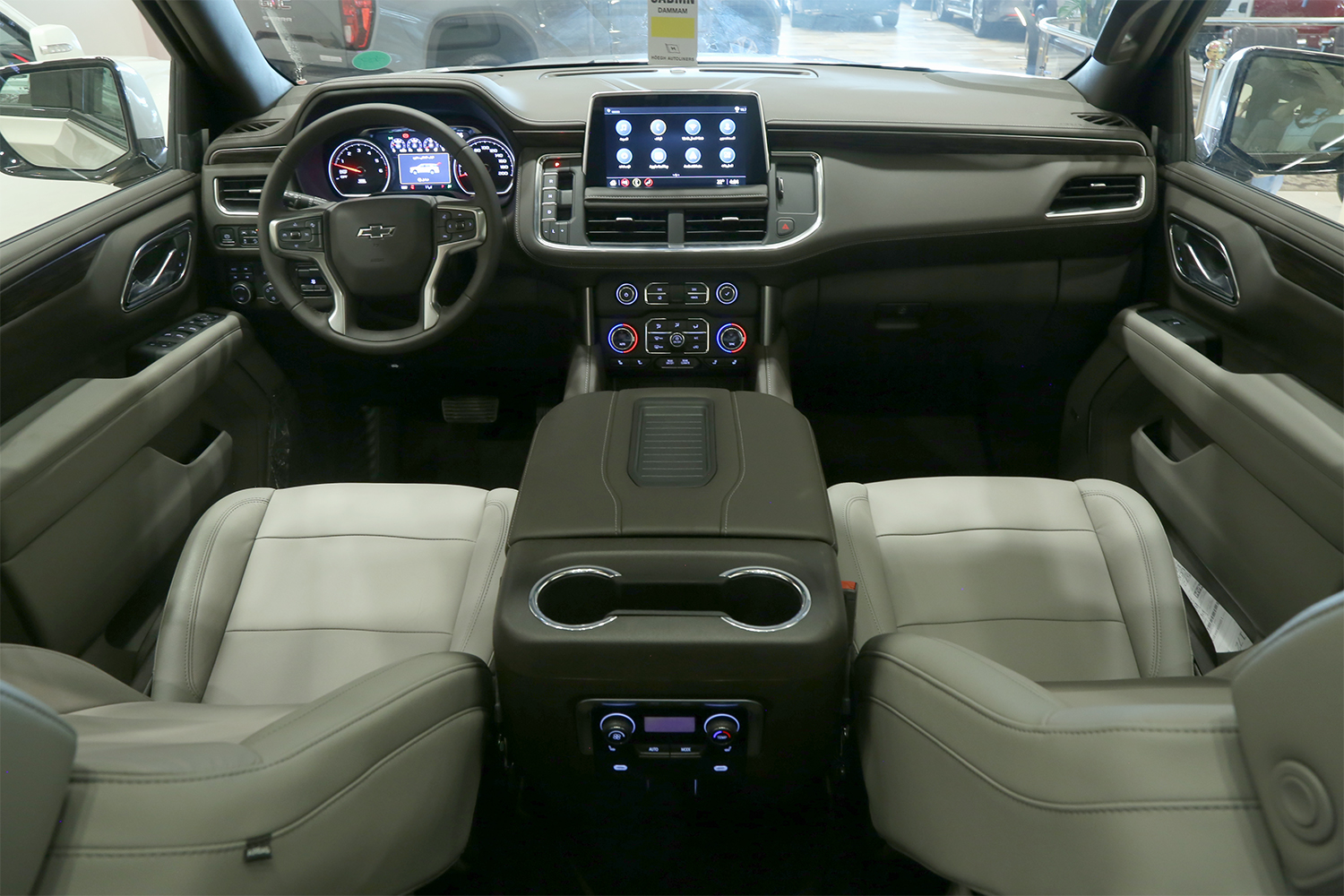 صورة داخلية للسيارة  شفروليه تاهو Z71 2021